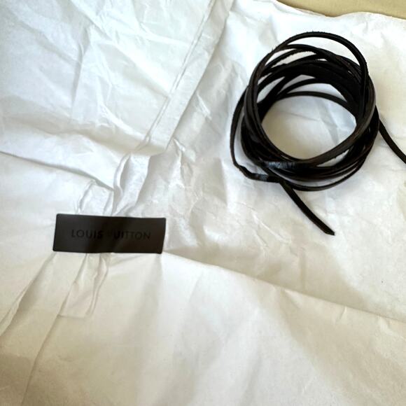 Louis Vuitton Large Empty Box 13" x 10.5" x 7" Tissue and Leather Ribbon - Picture 3 of 7